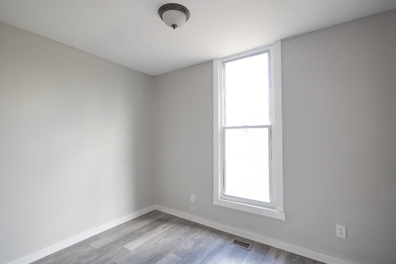 2028 Lexington Ave - Photo 6 of 9