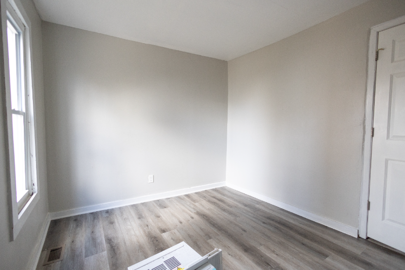 2028 Lexington Ave - Photo 7 of 9