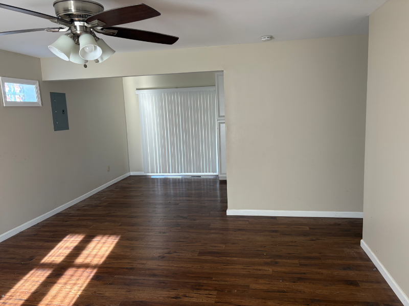 214 Sandalwood Dr - Photo 3 of 10