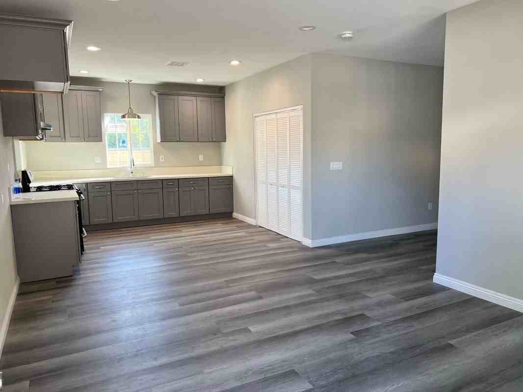 18414 Horst Avenue - Photo 3 of 19
