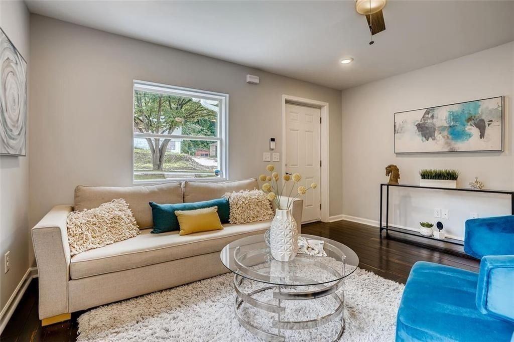 240 Holly Rd Nw - Photo 5 of 22