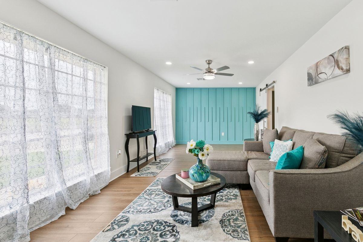 839 Behrman Ave - Photo 2 of 10