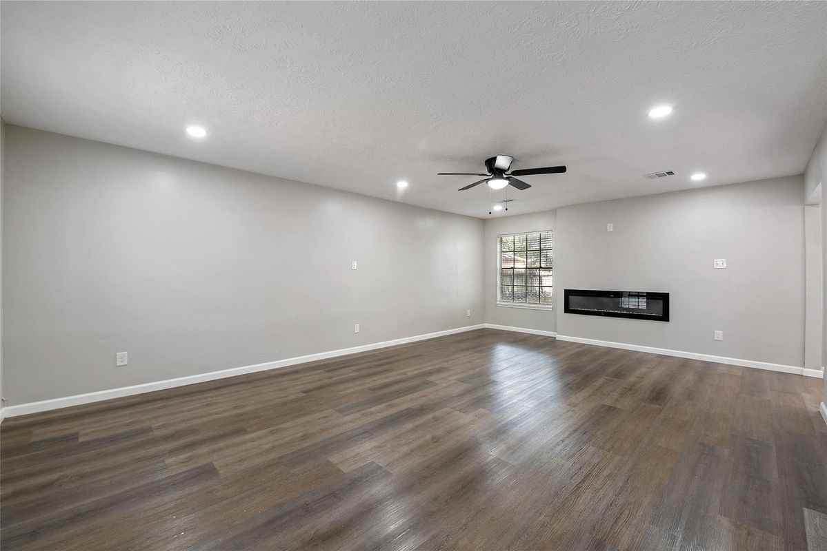 12731 Retreat Trl - Photo 3 of 26