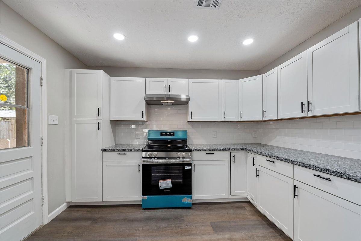 12731 Retreat Trl - Photo 5 of 26