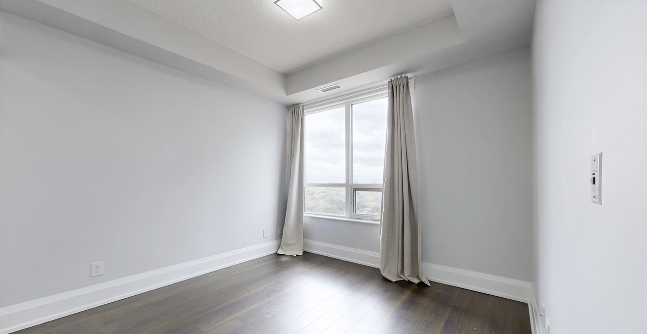 120 Harrison Garden Boulevard - Photo 5 of 16