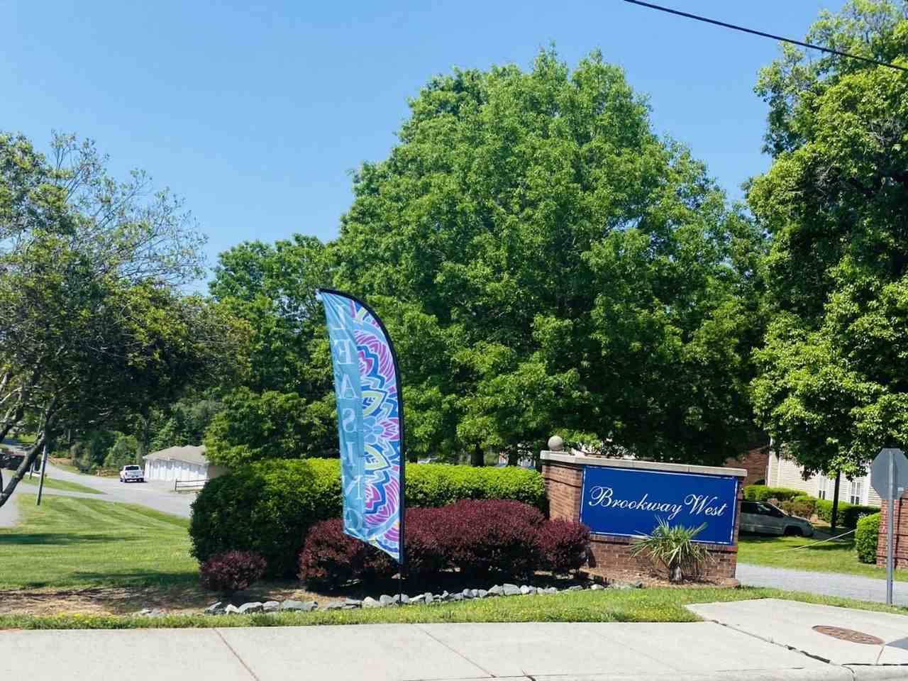 1101 Brookway West Dr - Photo 3 of 33