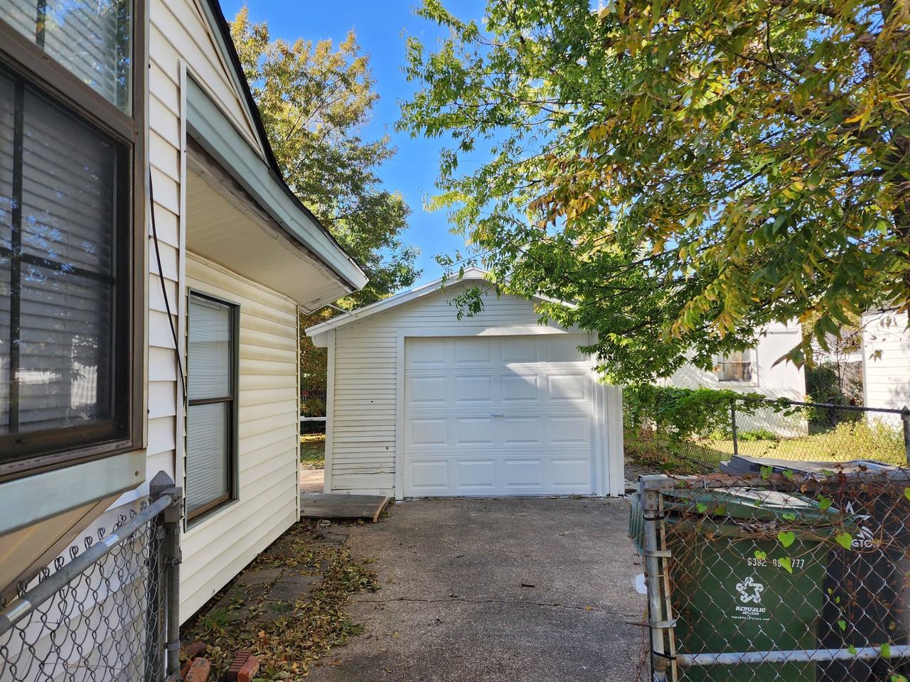 814 Scott Drive - Photo 2 of 12