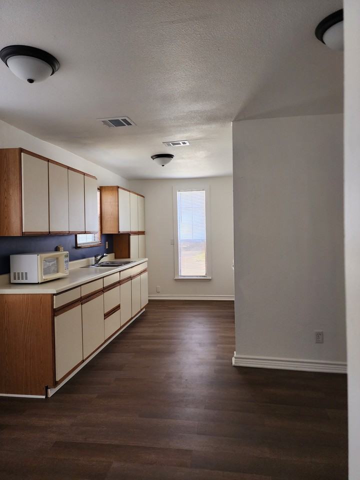 814 Scott Drive - Photo 3 of 12