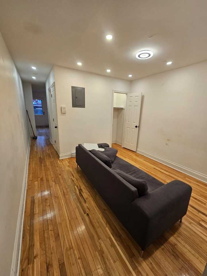 5845 Avenue de l'Esplanade - Photo 2 of 8