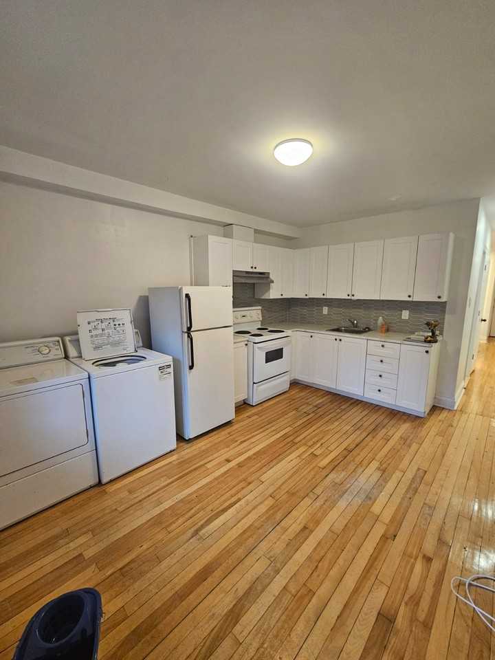 5845 Avenue de l'Esplanade - Photo 3 of 8