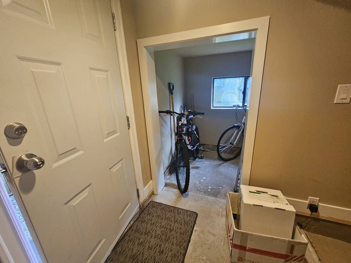 1346 Park Drive - Photo 3 of 22