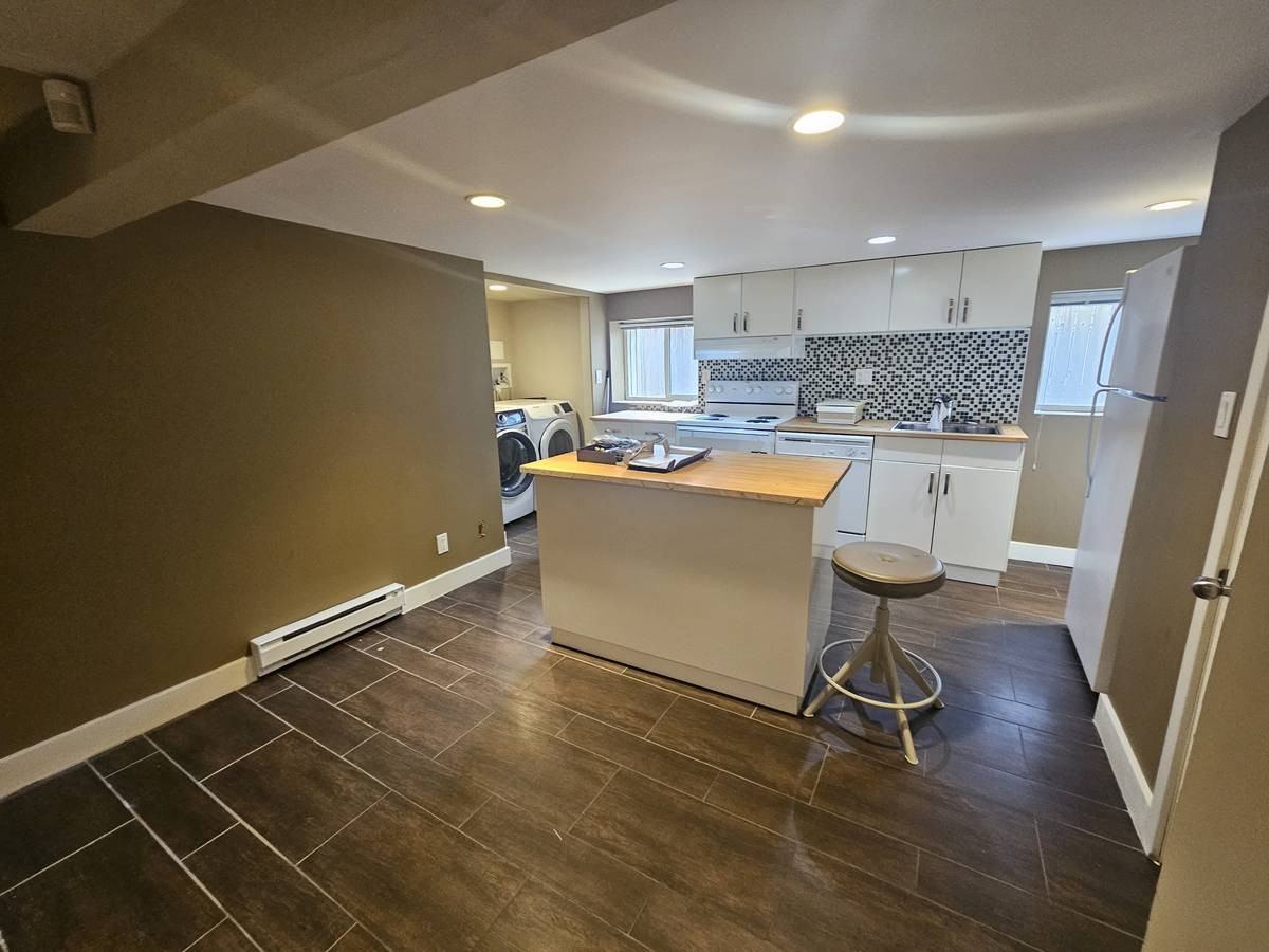 1346 Park Drive - Photo 5 of 22