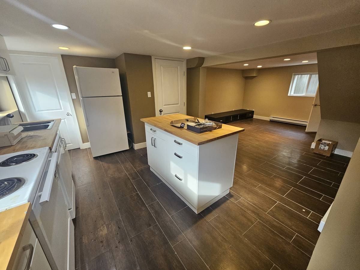 1346 Park Drive - Photo 4 of 22