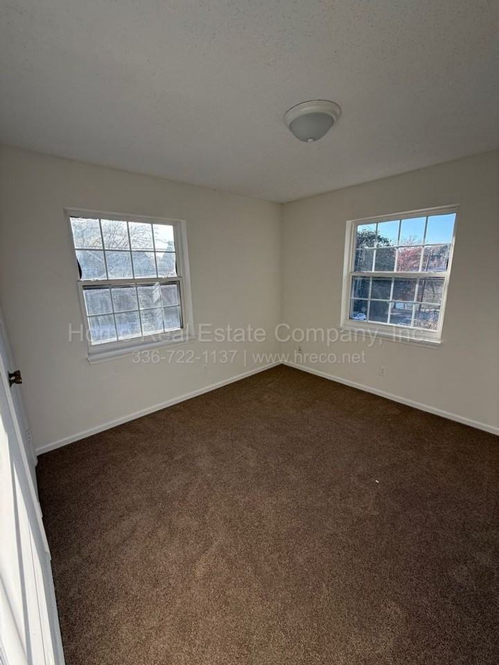 1025 Carolina Ave #C - Photo 3 of 5