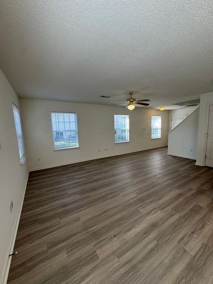 147 Springwood Lane - Photo 3 of 22