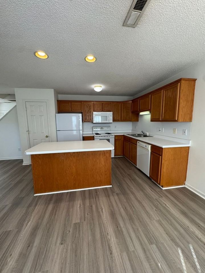 147 Springwood Lane - Photo 4 of 22