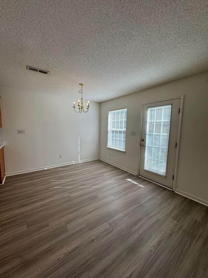 147 Springwood Lane - Photo 5 of 22