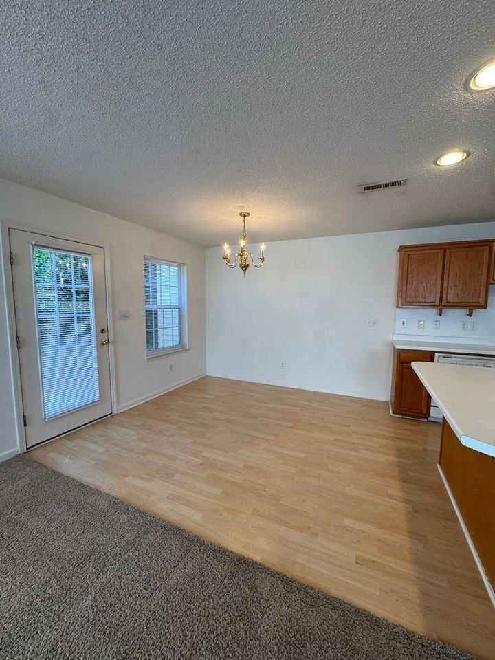 141 Springwood Lane - Photo 6 of 25