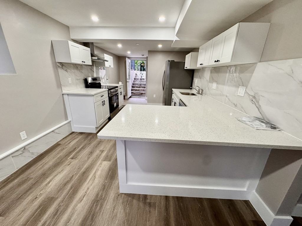 122 Richmond St #B - Photo 2 of 13