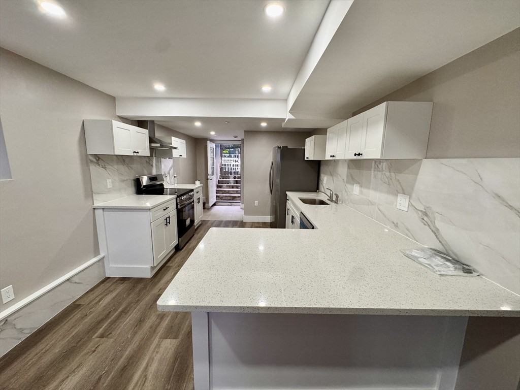 122 Richmond St #B - Photo 3 of 13