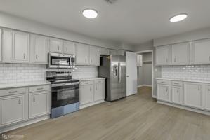 featured image of 10048 Alondra St #NA