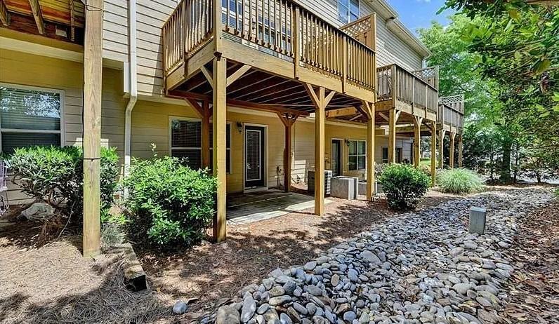 10898 Gallier St - Photo 3 of 27