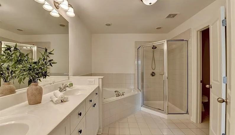 10898 Gallier St - Photo 5 of 27