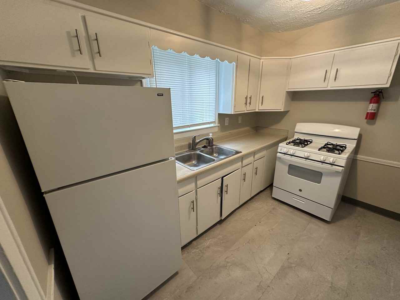 2886 Norwood St #NA - Photo 2 of 18