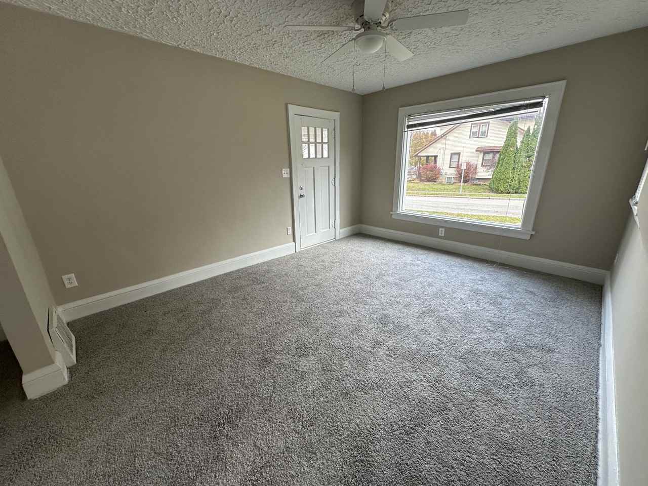 2886 Norwood St #NA - Photo 5 of 18