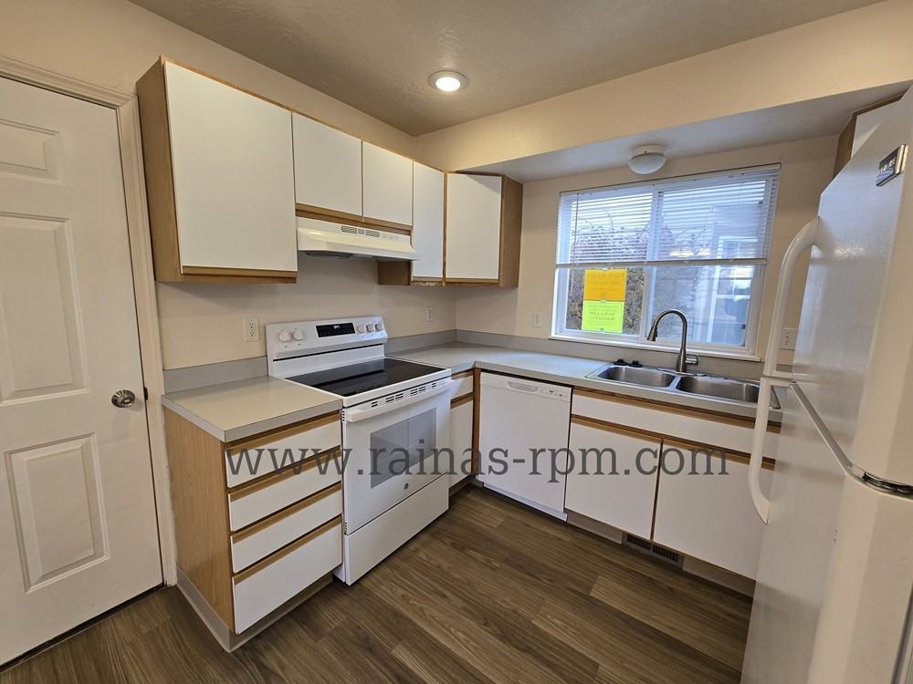 1885 N Allumbaugh St #1885 - Photo 4 of 18