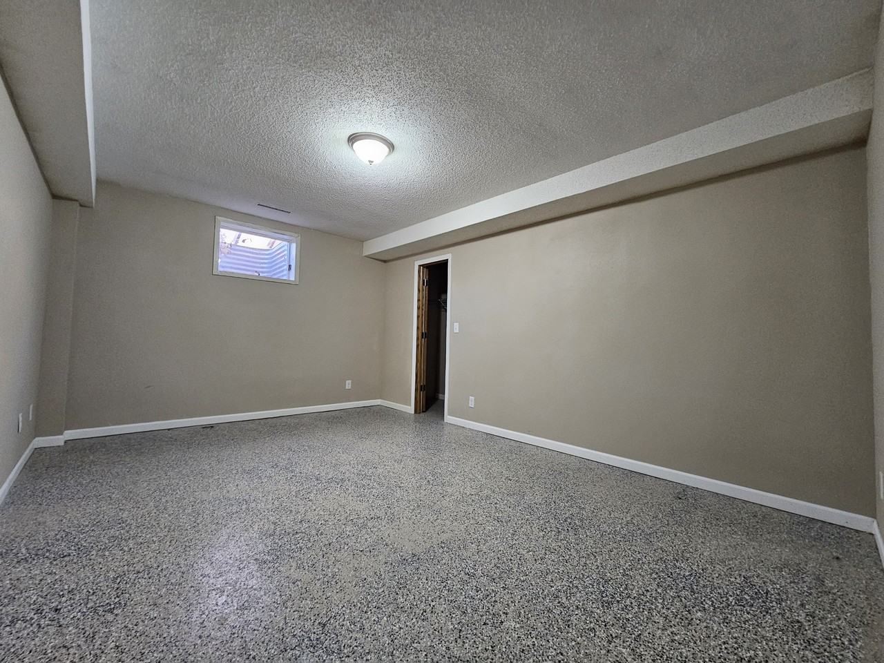 520 3rd Ave W #10 - Photo 3 of 6