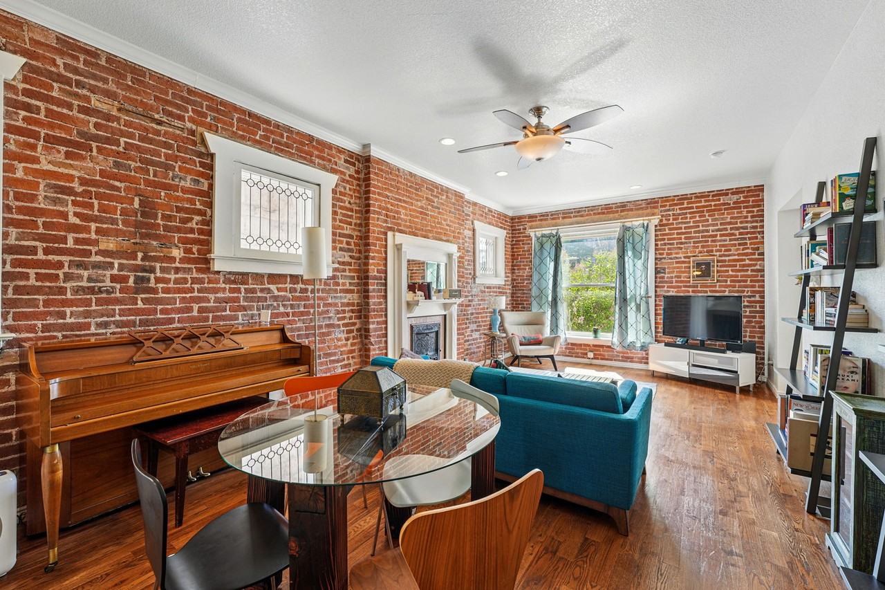 1438 N Franklin St #100 - Photo 5 of 24