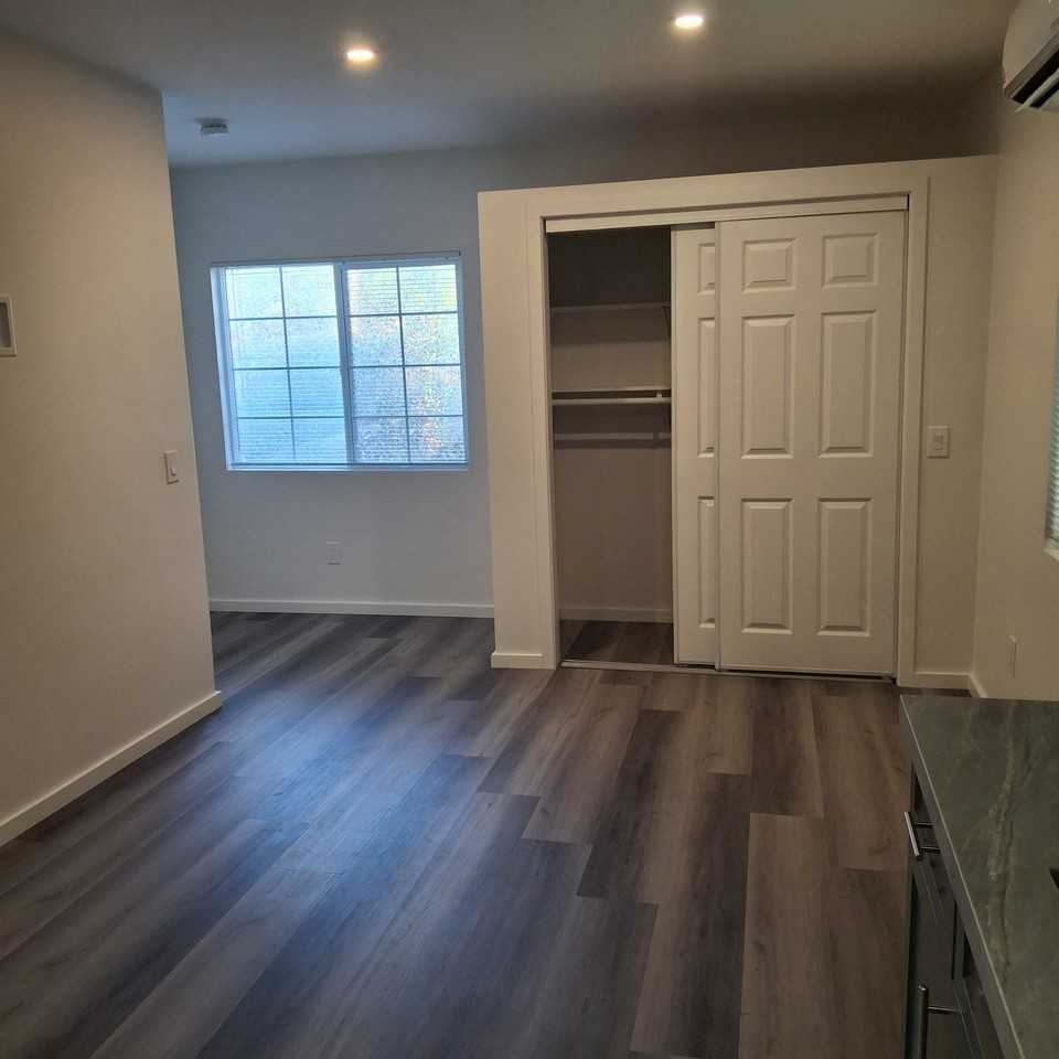 2239 Gaviota Ave #2239-1-2 - Photo 3 of 8