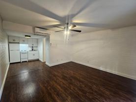 Hampton Court Apartments - Photo 1 of 1