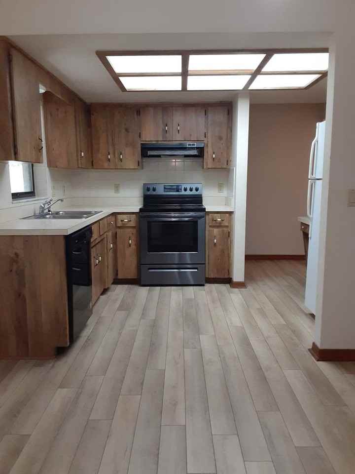 805 Hemlock St - Photo 2 of 14