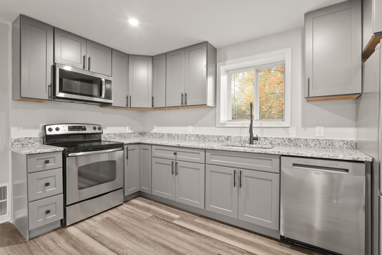 6576 Edsall Road - Photo 7 of 53