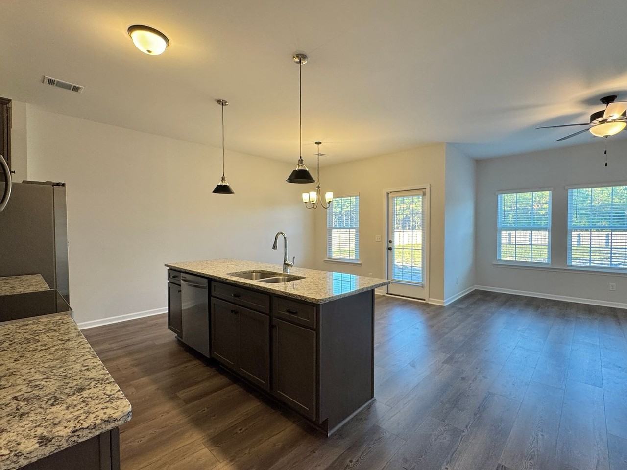 1414 Arnold Drive - Photo 5 of 41