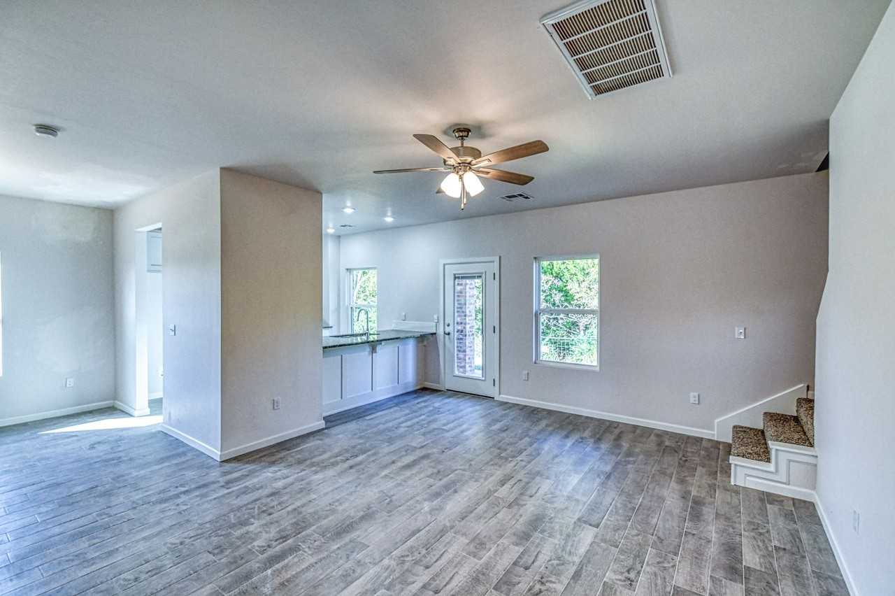 924 Varenna Ln - Photo 7 of 31