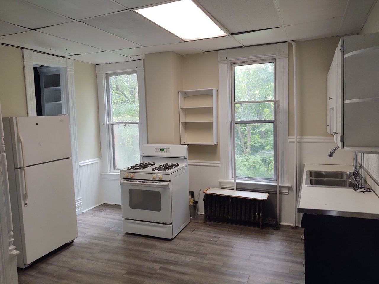 1015 14th St - Photo 2 of 24