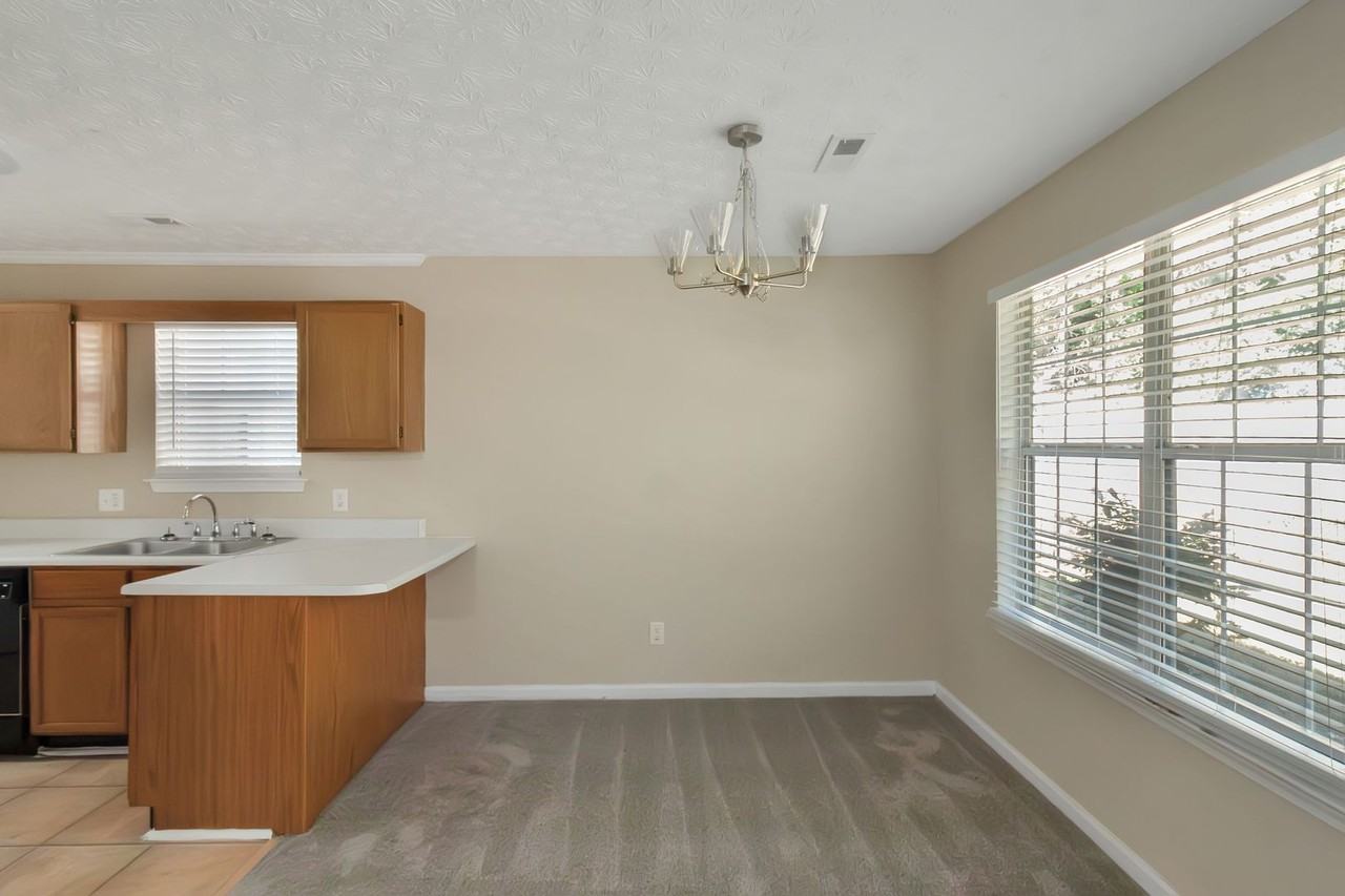 123 Willow Springs Ln - Photo 7 of 28