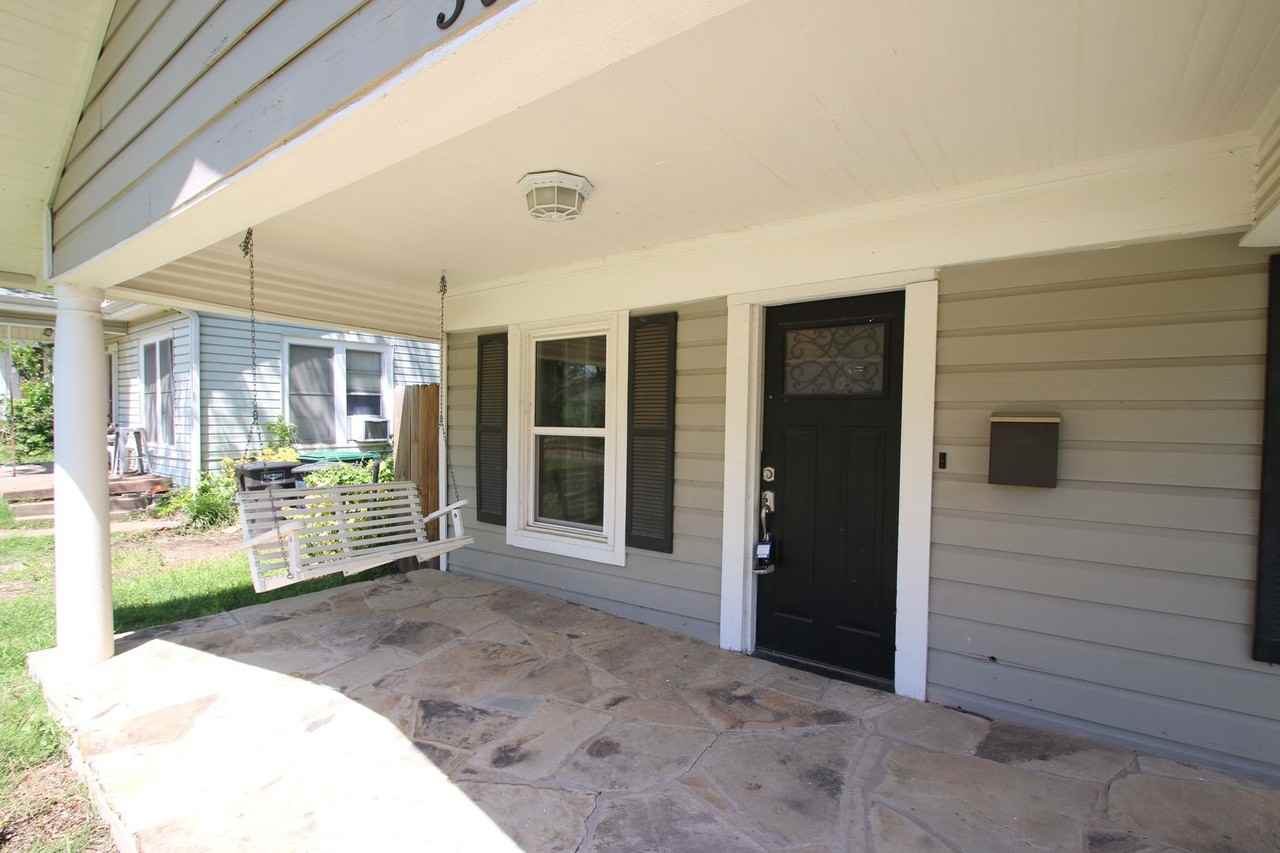 3320 W 5th St - Photo 5 of 32