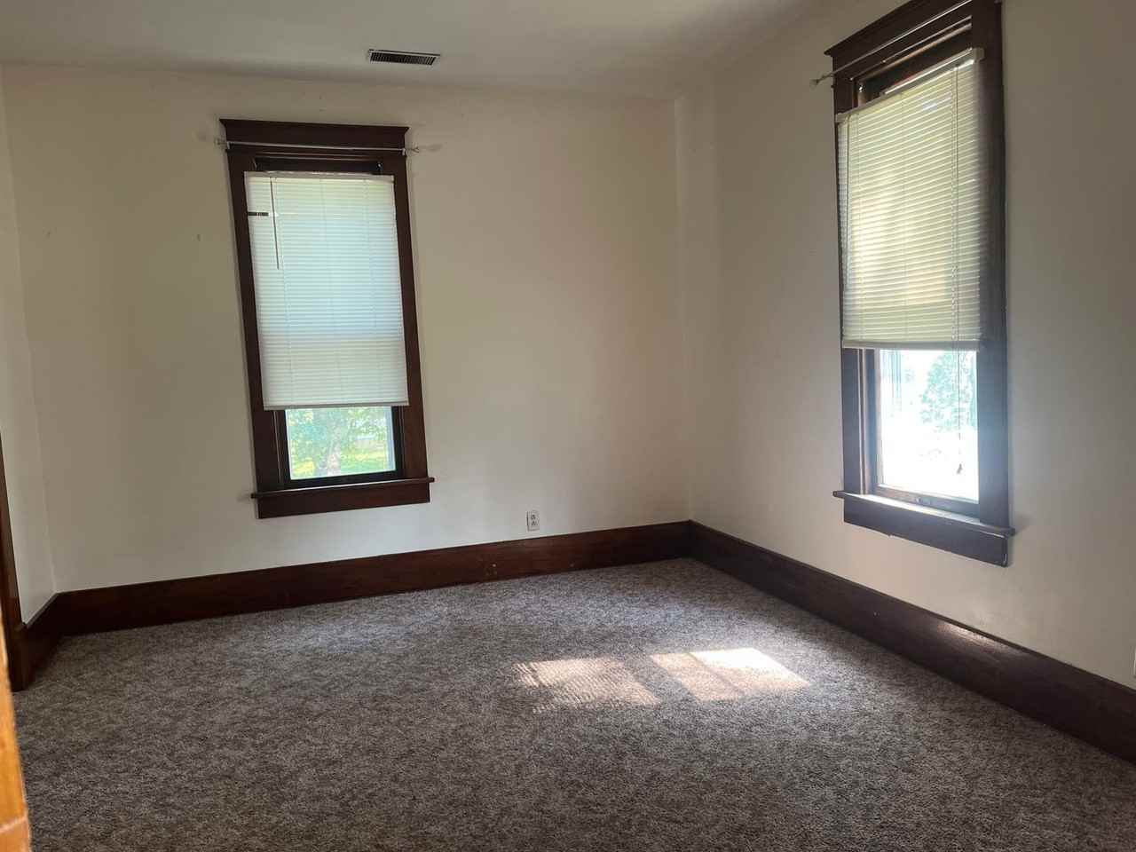 329.5 - Photo 6 of 8