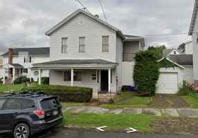 featured image of 511 E Elm St