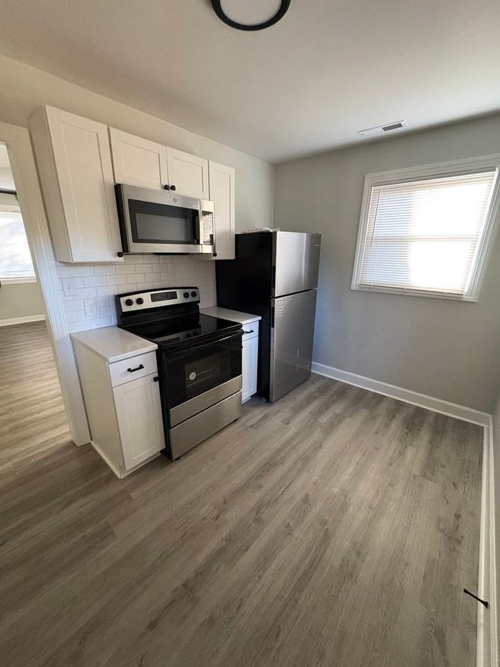 2702 Wildwood Dr - Photo 3 of 9