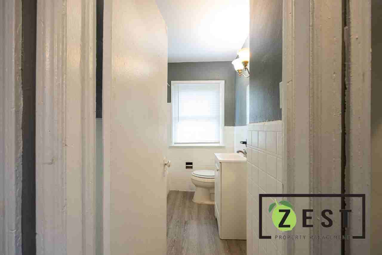 15018 Prest St - Photo 3 of 36