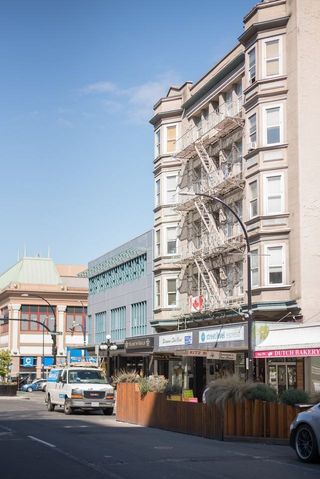 710 Fort Street - Photo 2 of 7