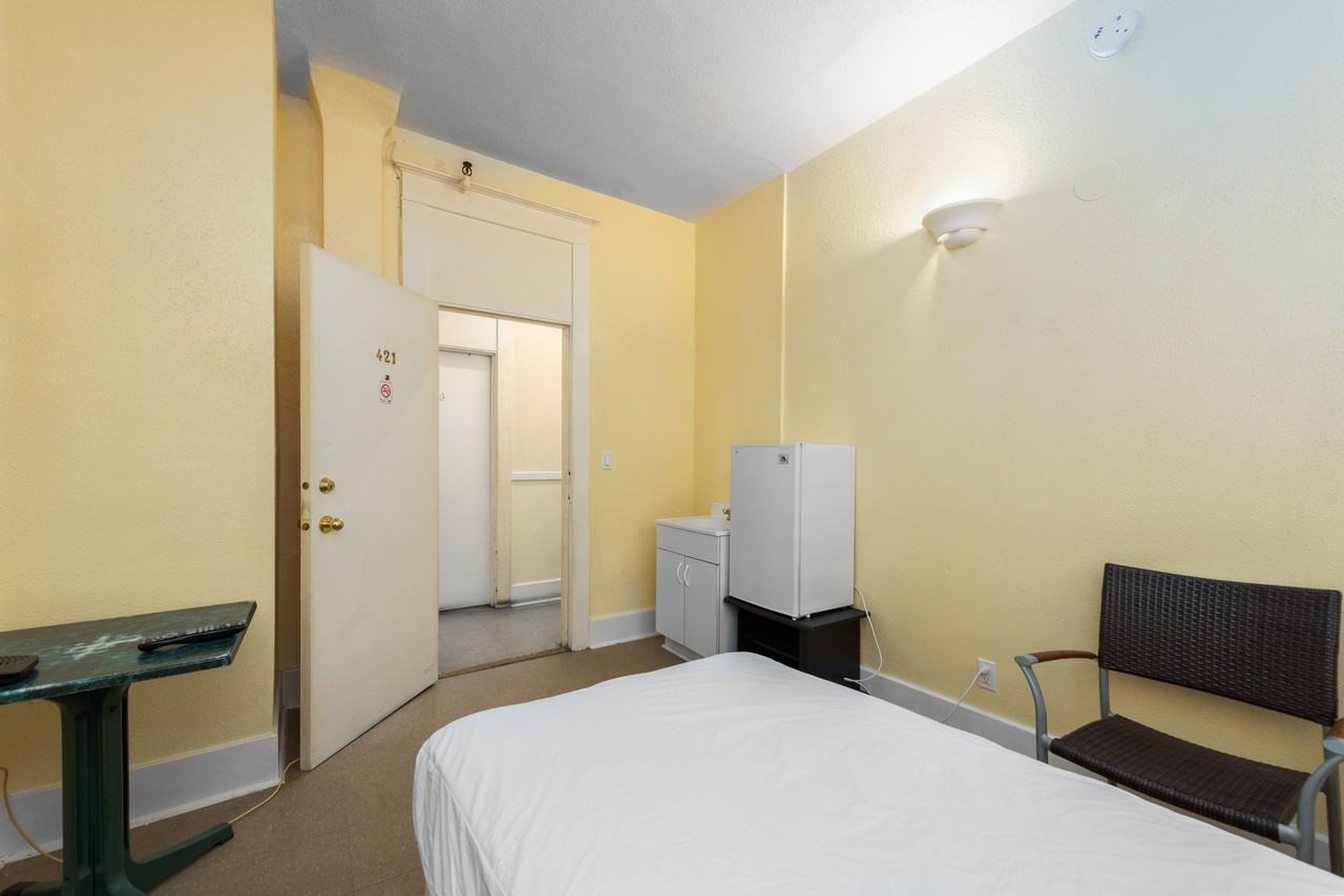 710 Fort Street - Photo 5 of 7