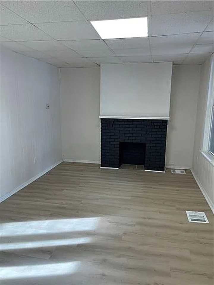 3185 Glendale Ave - Photo 3 of 10