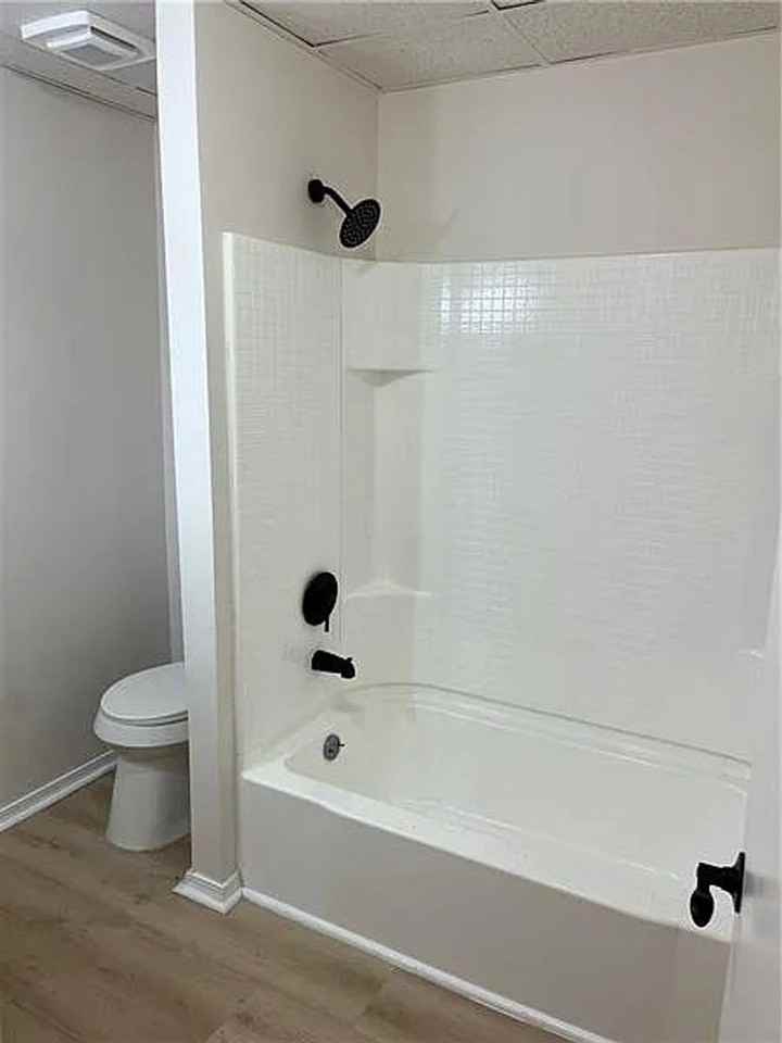 3185 Glendale Ave - Photo 6 of 10