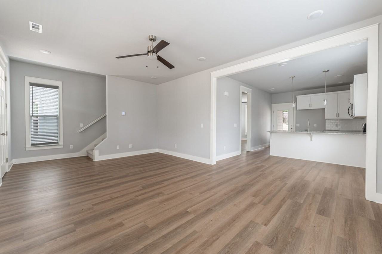 923 S Waxflower Ave - Photo 5 of 24